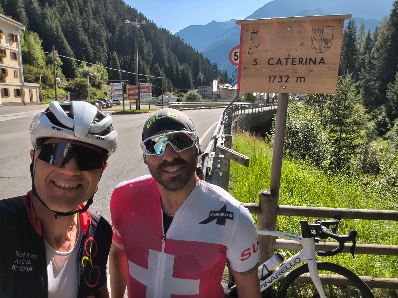 Santa Caterina... Σε υψόμετρο λίγο πιο πάνω από το υψηλότερο ασφάλτινο σημείο του Ολύμπου, στο ΚΕΟΑΧ. Από εδώ ξεκινάει το κυρίως μενού...